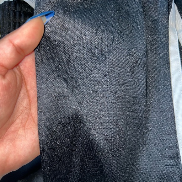 Adidas - Picture 2 of 3